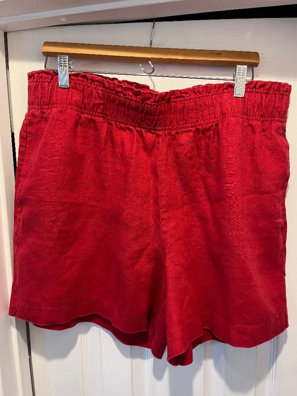 Quince 100% Linen Shorts Red size XL